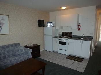 Airport Inn Lakeside Winfield Exterior foto